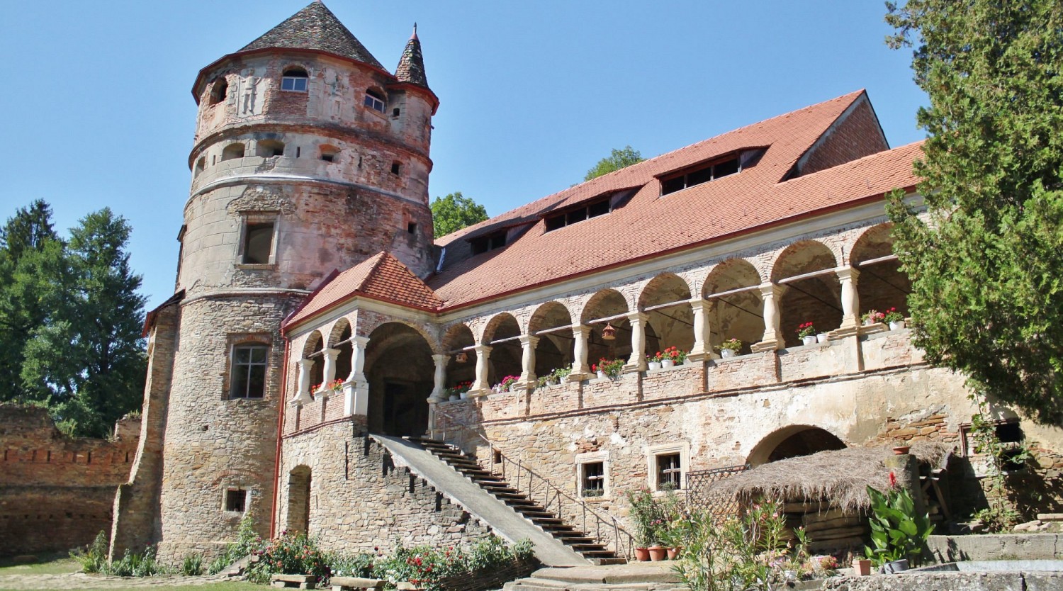 De la Conacul Apafi la Castelul Bethlen pe Via Transilvanica