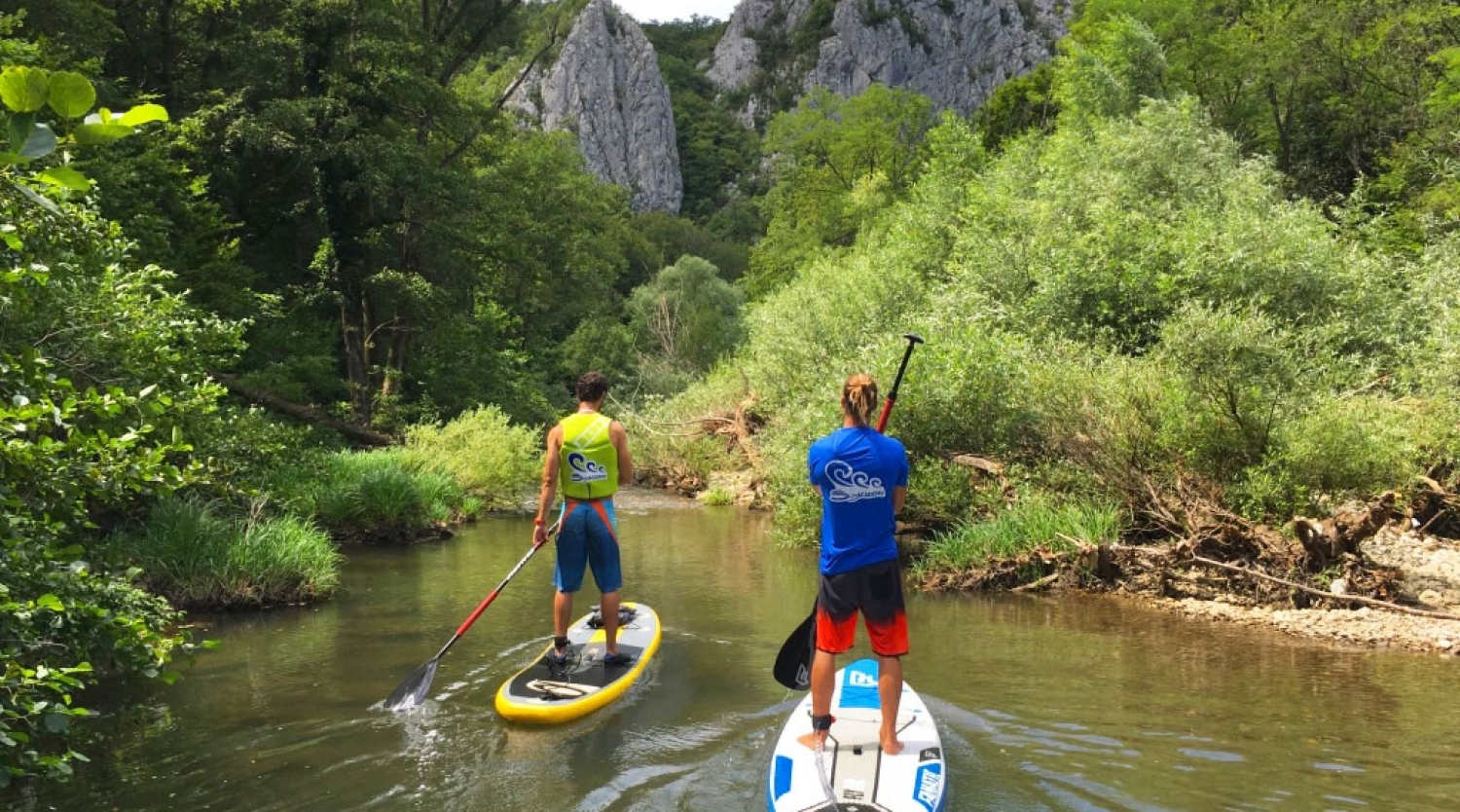 Explorează natura practicând Stand Up Paddle în Cheile Nerei