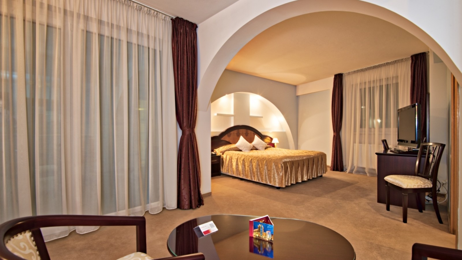 City break in centrul Brasovului la hotel de 4*,condimentat cu bucate alese